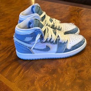 Kids size 3 air Jordan retro 1 “denim”